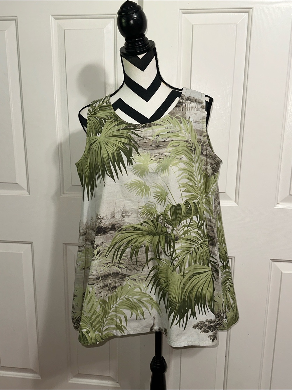 bryn Walker Green Palm-Print Sleeveless Tank